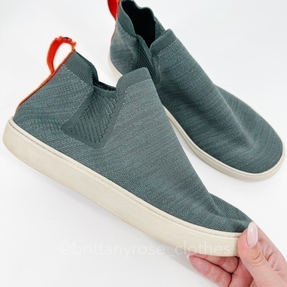 ROTHY'S The Chelsea Pull-On Knit Ankle Boot in Fog Melange - Picture 2 of 8